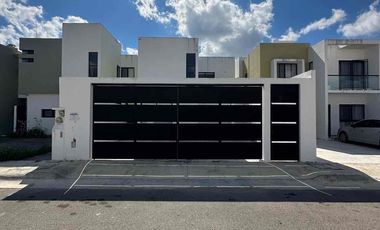 Casa en venta de 3 habitaciones en Floresta Residencial equipada