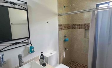 Casa en venta de 3 habitaciones en Floresta Residencial equipada