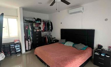 Casa en venta de 3 habitaciones en Floresta Residencial equipada