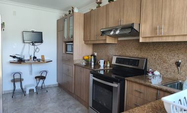 CASA EN VENTA DENTRO DE CONJUNTO EN LA PRIMAVERA