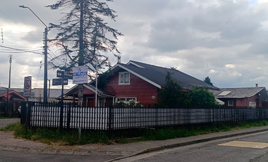 Venta Casa Esquina a 1 cuadra Avda. Presidente Ibañez