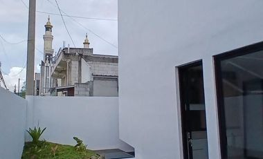 Rumah modern minimalis Baru siap huni di Antapani Bandung