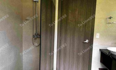 VENDO CASA DE LUJO SECTOR GUÁPULO CUATRO DORMITORIOS- INDEPENDENDIENTE