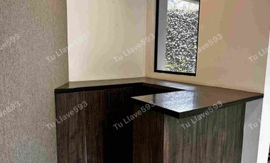 VENDO CASA DE LUJO SECTOR GUÁPULO CUATRO DORMITORIOS- INDEPENDENDIENTE