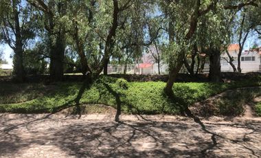 RESIDENCIA EN RENTA FRENTE AL LAGO Y FAIRWAY EN BALVANERA GOLF POLO COUNTRY CLUB