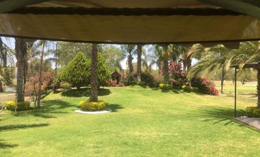 RESIDENCIA EN RENTA FRENTE AL LAGO Y FAIRWAY EN BALVANERA GOLF POLO COUNTRY CLUB