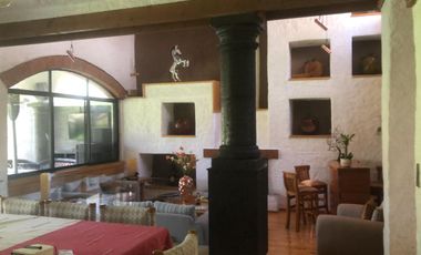 RESIDENCIA EN RENTA FRENTE AL LAGO Y FAIRWAY EN BALVANERA GOLF POLO COUNTRY CLUB