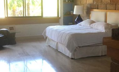 RESIDENCIA EN RENTA FRENTE AL LAGO Y FAIRWAY EN BALVANERA GOLF POLO COUNTRY CLUB