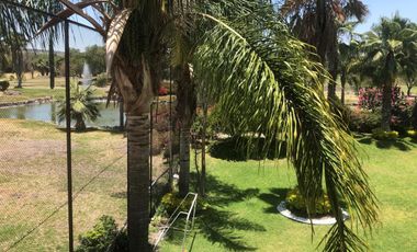 RESIDENCIA EN RENTA FRENTE AL LAGO Y FAIRWAY EN BALVANERA GOLF POLO COUNTRY CLUB