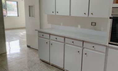 Venta Apartamento amplio tipo casa 2do Piso en Conquistadores cerca al Pueblito Paisa