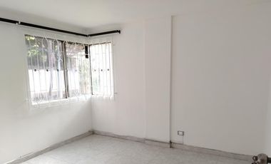 Venta Apartamento amplio tipo casa 2do Piso en Conquistadores cerca al Pueblito Paisa