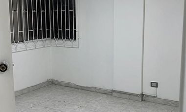 Venta Apartamento amplio tipo casa 2do Piso en Conquistadores cerca al Pueblito Paisa
