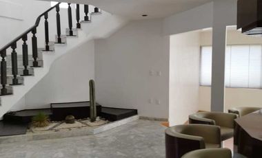 EXCLUSIVA PROPIEDAD DE LUJO EN CAMINO REAL A ZAVALETA