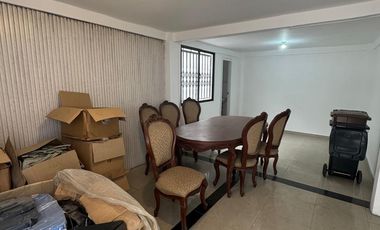 En alquiler local comercial en alborada 6ta etapa.