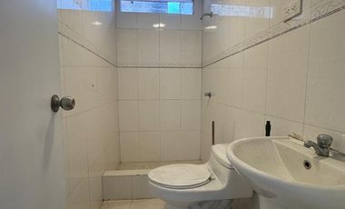 En alquiler local comercial en alborada 6ta etapa.