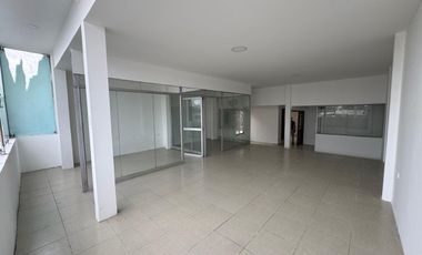 En alquiler local comercial en alborada 6ta etapa.