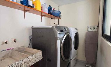 CASA EN VENTA PRIVADA MEXICALZINGO A 8 min GALERIAS METEPEC CON ROOF GARDEN CON 4 RECÁMARAS