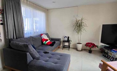 CASA EN VENTA PRIVADA MEXICALZINGO A 8 min GALERIAS METEPEC CON ROOF GARDEN CON 4 RECÁMARAS