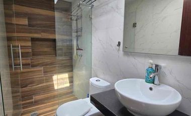 CASA EN VENTA PRIVADA MEXICALZINGO A 8 min GALERIAS METEPEC CON ROOF GARDEN CON 4 RECÁMARAS