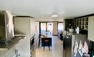 VENTA CASA MEDITERRÁNEA CONDOMINIO TAIQUEN. NO PERIMETRAL. - 3D + 3B + Terraza Techada + Quincho + Piscina + Logia– A pasos Colegio Highlands