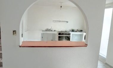 OPORTUNIDAD BAJO DE PRECIO CASA PARA VIVIR O INVERTIR, RECIBE $10,000 PESOS DE RENTA