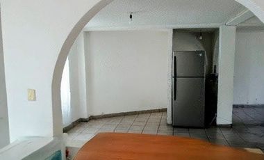 OPORTUNIDAD BAJO DE PRECIO CASA PARA VIVIR O INVERTIR, RECIBE $10,000 PESOS DE RENTA