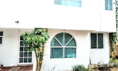 OPORTUNIDAD BAJO DE PRECIO CASA PARA VIVIR O INVERTIR, RECIBE $10,000 PESOS DE RENTA