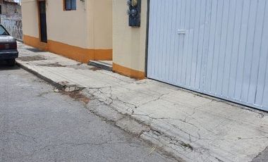 OPORTUNIDAD BAJO DE PRECIO CASA PARA VIVIR O INVERTIR, RECIBE $10,000 PESOS DE RENTA