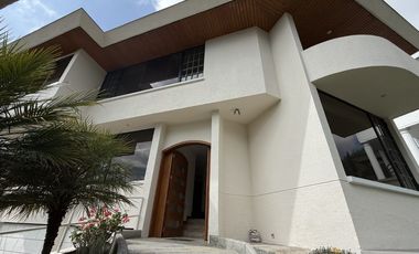 VENTA DE CASA POR SECTOR MIRAVALLE