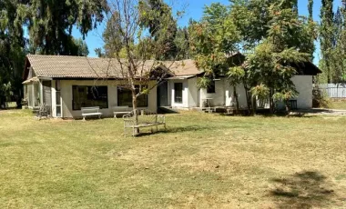 Se vende parcela  con centro de Evento.