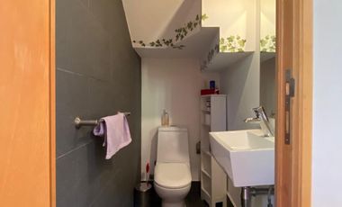 VENTA CASA MEDITERRÁNEA EN CONDOMINIO – GRAN TERRENO – NO PERIMETRAL - PIEDRA ROJA – 4D (2 EN SUITE) + PIEZA SERVICIO + TERRAZA TECHADA + QUINCHO