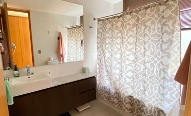 VENTA CASA MEDITERRÁNEA EN CONDOMINIO – GRAN TERRENO – NO PERIMETRAL - PIEDRA ROJA – 4D (2 EN SUITE) + PIEZA SERVICIO + TERRAZA TECHADA + QUINCHO