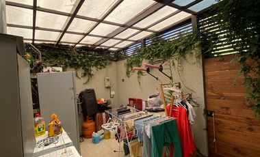 VENTA CASA MEDITERRÁNEA EN CONDOMINIO – GRAN TERRENO – NO PERIMETRAL - PIEDRA ROJA – 4D (2 EN SUITE) + PIEZA SERVICIO + TERRAZA TECHADA + QUINCHO