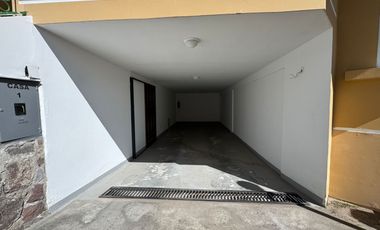 CASA EN VENTA SECTOR SANTA LUCÍA 4 DORMITORIOS