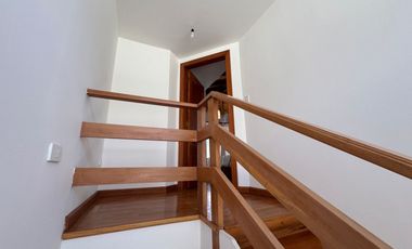 CASA EN VENTA SECTOR SANTA LUCÍA 4 DORMITORIOS