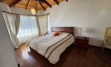 CASA EN VENTA SECTOR SANTA LUCÍA 4 DORMITORIOS