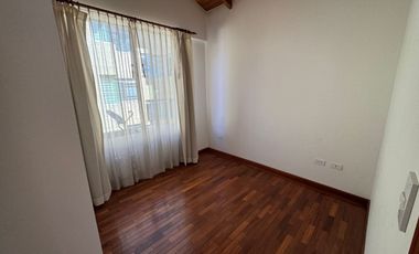 CASA EN VENTA SECTOR SANTA LUCÍA 4 DORMITORIOS