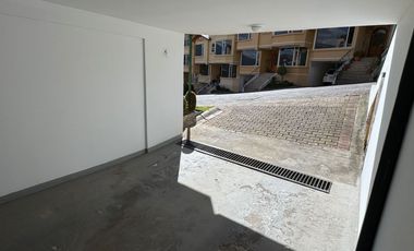 CASA EN VENTA SECTOR SANTA LUCÍA 4 DORMITORIOS