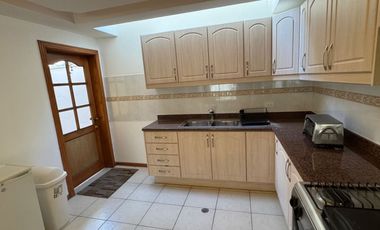 CASA EN VENTA SECTOR SANTA LUCÍA 4 DORMITORIOS