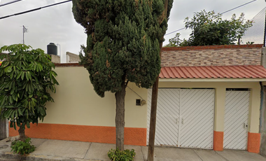 🏡 ¡Casa en Venta en Colonia Avandaro Valle de Chalco con Certeza Jurídica garantizada!