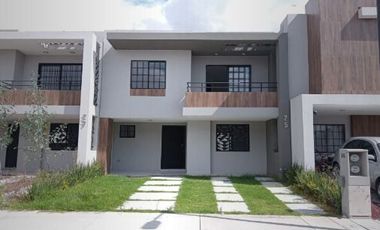 CASA EN CONDOMINIO DE DOS NIVELES, ENTREGA INMEDIATA