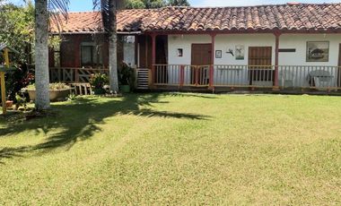 Venta De espectacular Finca De 27.000 Mt2, con terreno mixto Ideal Para Vivir O Cultivar, Marinilla, Antioquia