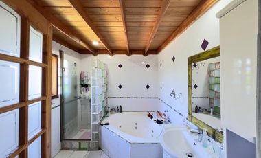 Se vende casa en parcela de condominio Las Palmas, camino a Zapallar, Curicó