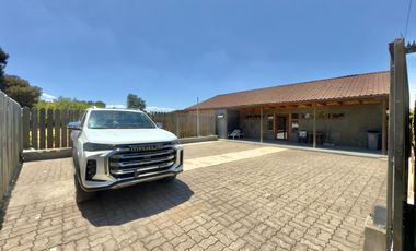 Se vende casa en parcela de condominio Las Palmas, camino a Zapallar, Curicó