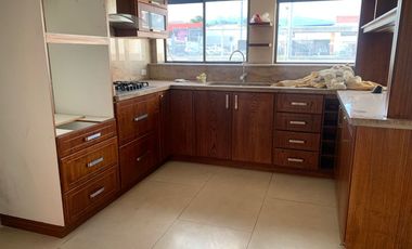 SE ALQUILA PROPIEDAD AV. ESPAÑA,  CUENCA - AZUAY