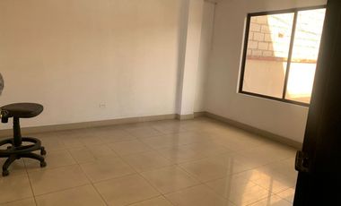 SE ALQUILA PROPIEDAD AV. ESPAÑA,  CUENCA - AZUAY