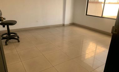 SE ALQUILA PROPIEDAD AV. ESPAÑA,  CUENCA - AZUAY