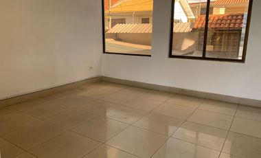 SE ALQUILA PROPIEDAD AV. ESPAÑA,  CUENCA - AZUAY