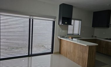 CASA EN RENTA EN FRACC. PRIVADO KATAVIA RESIDENCIAL APODACA,N.L.