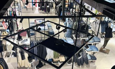 DE OPORTUNIDAD SE VENDE DERECHO DE LLAVES – CON UN LOCAL COMERCIAL EN MALL DEL RÍO, CUENCA